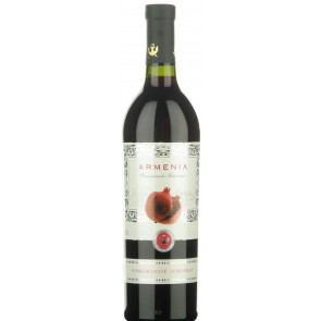 ARMENIA raudonas pusiau saldus granatų vaisių vynas 